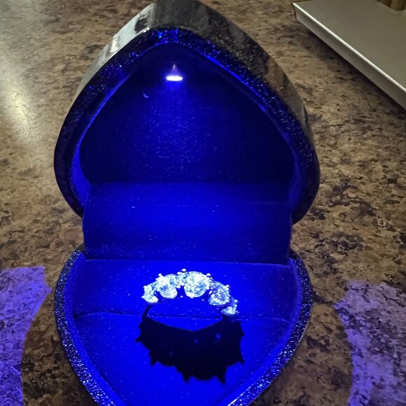 SALE 2DAY--2 ct Moissanite 5 stone 925 Sterling Silver Ring  Size 9 - Picture 1 of 5